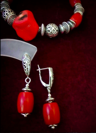 Дизайнерське кольє сережки браслет не тонований червоний корал бохо чокер плаття джинси сумка-топч