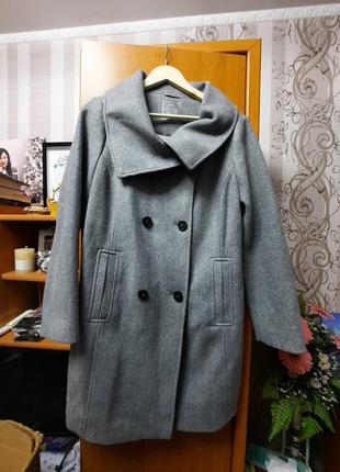 Пальто бренда s. oliver