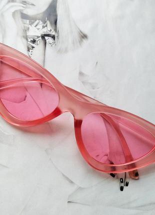 Треугольные очки солнцезащитные  кошачий глаз цветная оправа розовый
