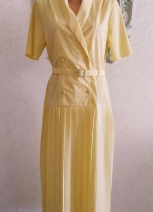 Шикарное винтажное платье нежно-желтого цвета с плиссированной юбкой в миди длине!!!