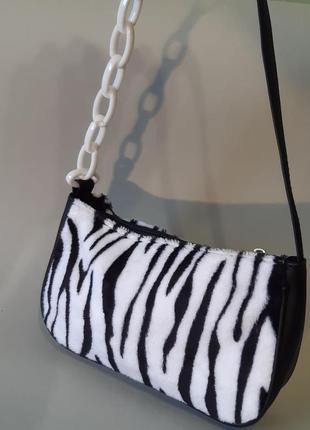 Плюшевая сумочка зебра с цепочкой5 фото