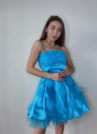 Голубое платье атласное с фатиновой юбкой