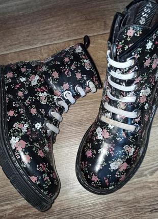 Цветочные, классные ботинки р. 28