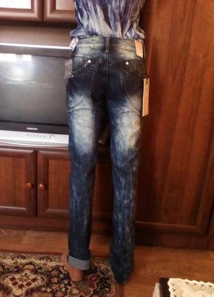 Крутые джинсы vonass jeans, варенка с бронзовым принтом, новые с этикеткой2 фото