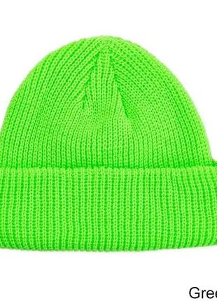 Коротка шапка в'язана міні біні зелений5 фото