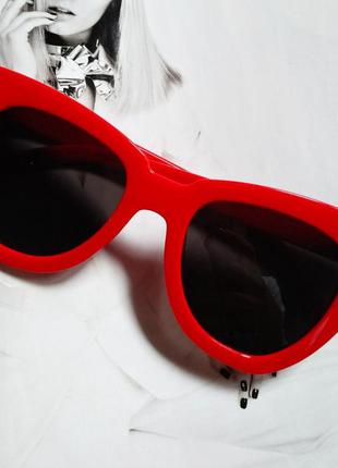 Солнцезащитные очки в стиле кошачий глаз красный