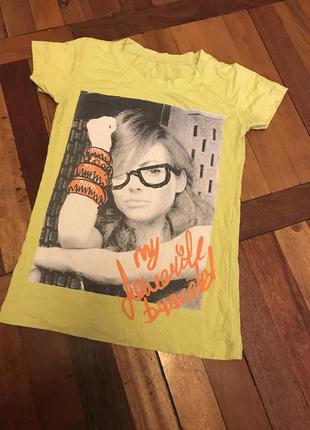 Футболка цвета лайма