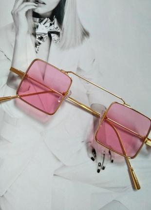 Солнцезащитные очки розовый квадрат