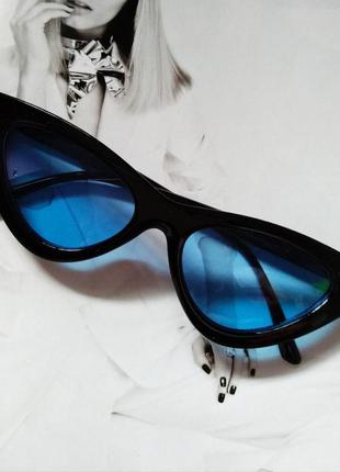 Треугольные очки солнцезащитные  кошачий глаз чёрный +голубой