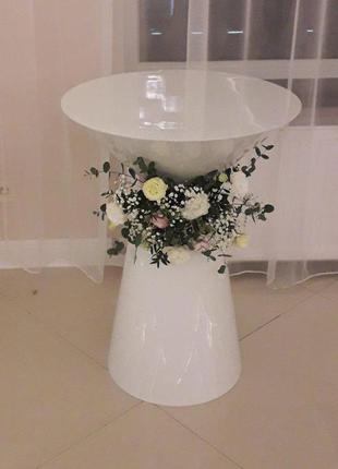 Столик (тумба) декоративний на весілля, хрестини, день народження з пластику1 фото