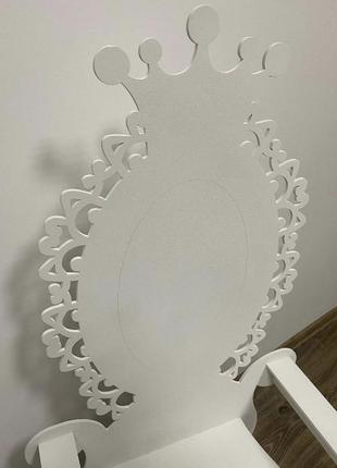 Дитяче крісло трон з дерева з ажурними спинкою new на день народження