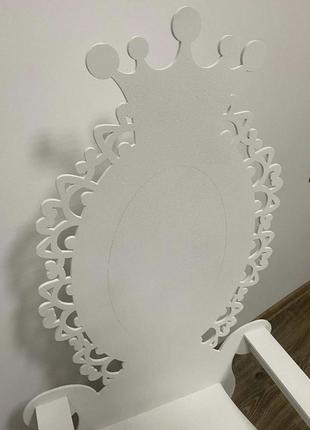 Дитяче крісло трон з дерева з ажурними спинкою new на день народження