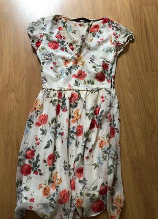 Платье zara с  цветочным принтом