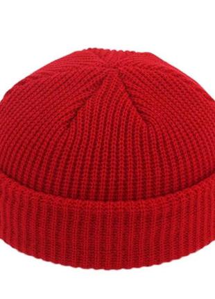 Короткая шапка вязаная мини бини красный1 фото
