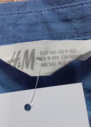 Укороченная легкая джинсовая рубашка на завязках7 фото