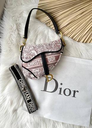 Женская черная сумка сумочка в стиле  christian dior saddle print pink/beige