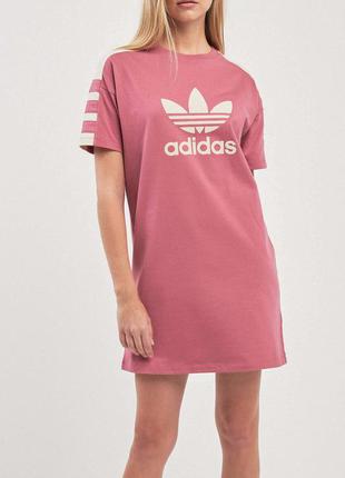 Розовое пудровое оверсайз спортивное платье футболка с большим логотипом adidas original оригинал адидас