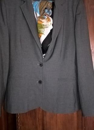 Очень красивый пиджак для офиса