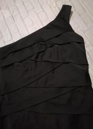 Чёрное коктельное платье на одно плечо4 фото