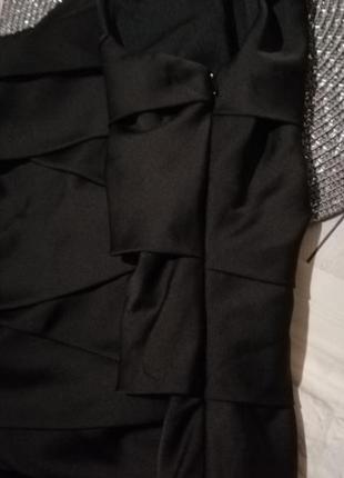 Чёрное коктельное платье на одно плечо6 фото
