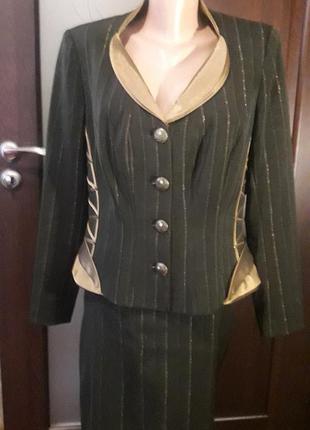 Красивый костюм (фабричный) -не сэконд 50-52 размер