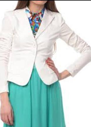 М'яка біла шкіряна куртка,жакет,38-44разм італія