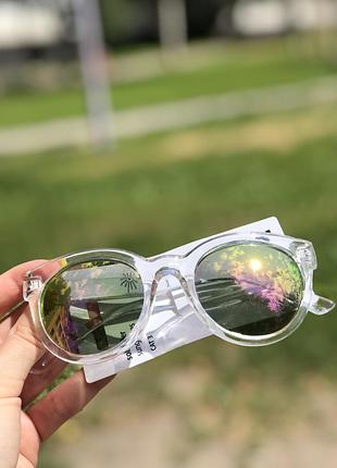 Солнцезащитные очки