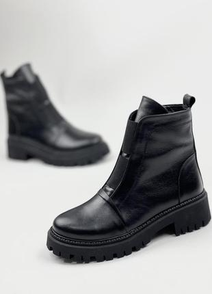 Ботинки чёрные из натуральной кожи