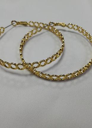 Серьги кольца крупные цепи золотистого цвета