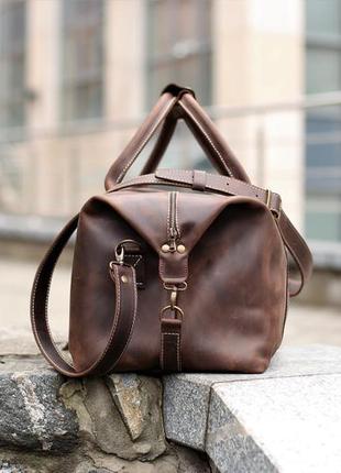 Кожаная спортивная сумка коричневого цвета2 фото