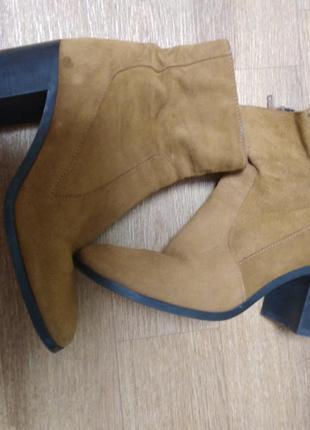 Замшевые осенние ботинки на широком каблуке с квадратным носом от zara3 фото