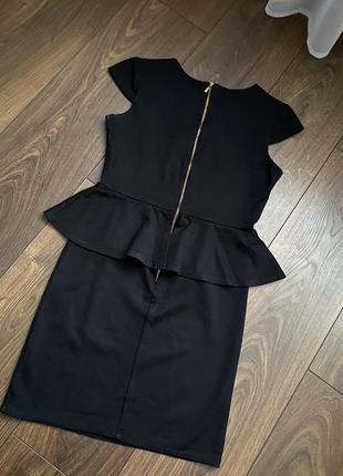 Меленькое черное платье2 фото