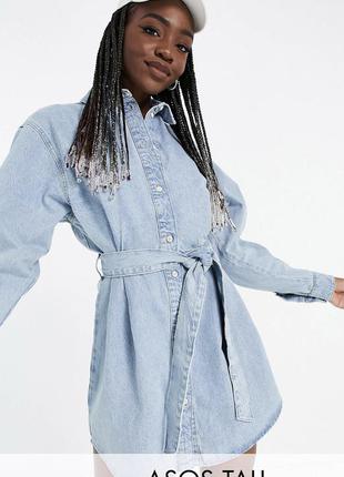 Класна та стильна блакитна джинсова сукня-сорочка оверсайз з поясом asos tall