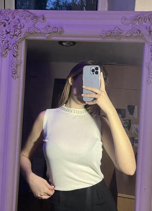 Трендовая вязаная майка