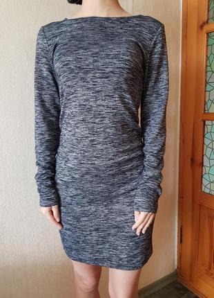 Дуже гарне якісне плаття.