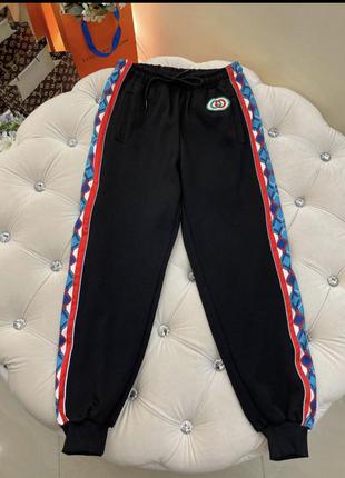 Спортивні брюки