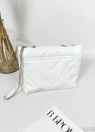 Сумка з ланцюжком біла жіноча, жіноча стьобана сумка біла з ланцюжком2 фото