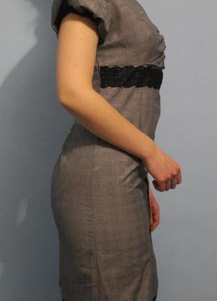Серое офисное платье с коротким рукавом2 фото