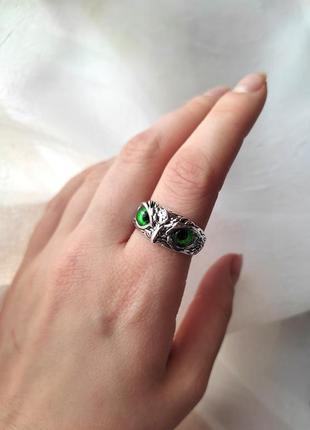 Кольцо сова з зеленими очима