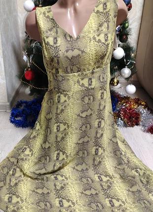 Красивое стильное платье