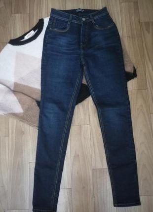 Тёплые джинсы на флисе.