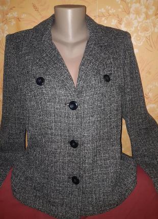 Стильный пиджак.