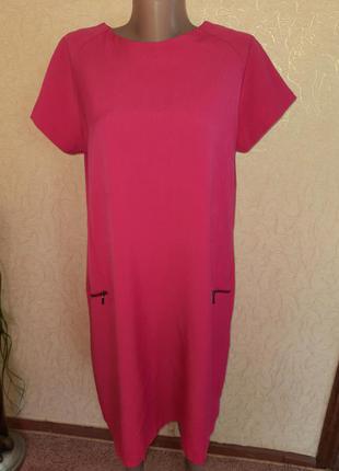 Яскраве плаття кольору фуксія dress