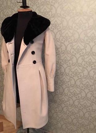 Елегантне італійське пальто. плащ. зима.