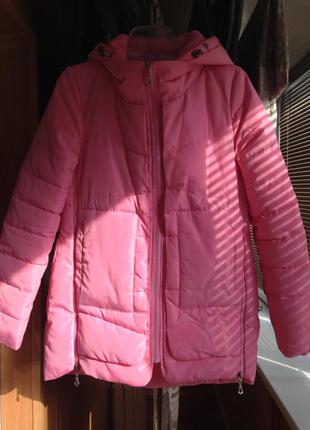 Ніжно-рожева демі куртка для вагітної р. м