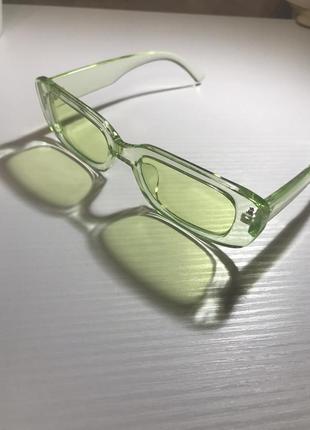 Зеленые очки4 фото