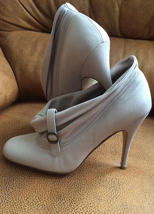 Трендові туфлі в стилі шанель