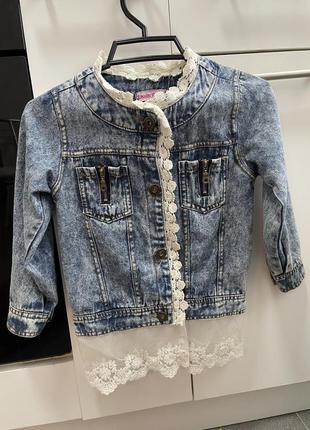 Джинсовая куртка с кружевом