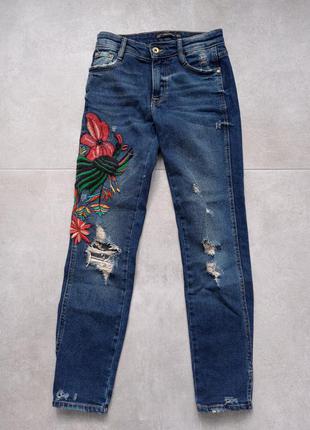 Джинси. zara