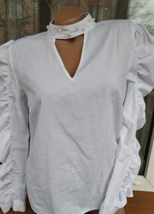 Акция!!! натуральная белая блузка с чокером и жемчугом.1 фото